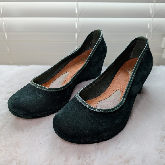 Crocs Suede Wedge Heels | Women’s Size 9 | Dark Green - Picture 1 of 15